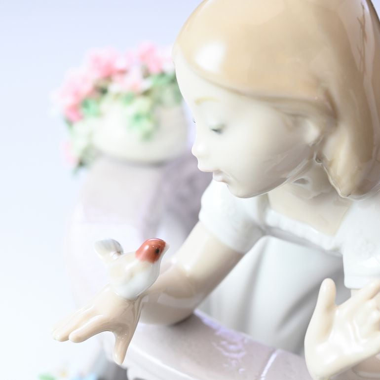 リヤドロ バルコニーの朝 フィギュア 人形 女性 女の子 花 LLADRO