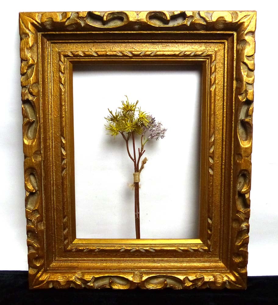レトロな豪華装飾付き金色木製額縁 フレーム (油彩額縁) 油絵F4/4号