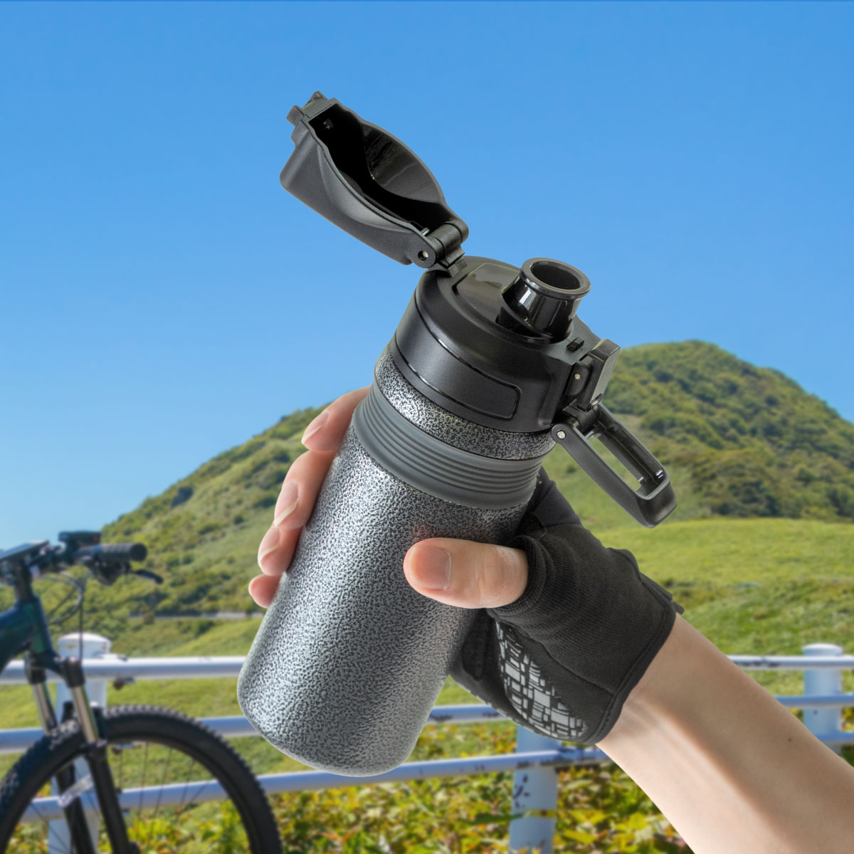 キズに強い サイクルボトル ワンタッチ式 直飲み 保冷専用 550mL