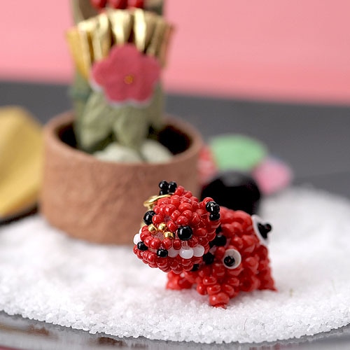 ミニチャーム～赤べこくんの休日～ 【ビーズマニア】 | アイテムで探す