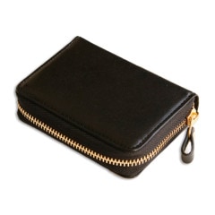 お札を折らずに収納できる最小クラスのミニ財布 SATTO