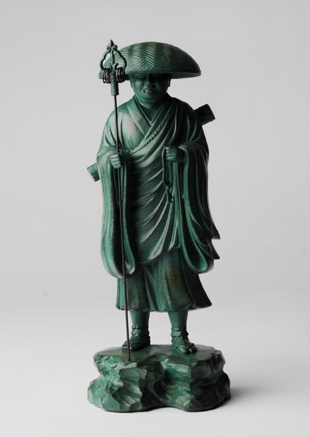 仏像】弘法大師（空海） - 総高24cm 青銅色 高岡銅器 | 日本の手技