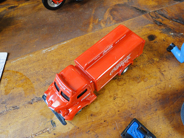 コカ・コーラ ボトルトラック ミニカー 1/87スケール （1947年モデル