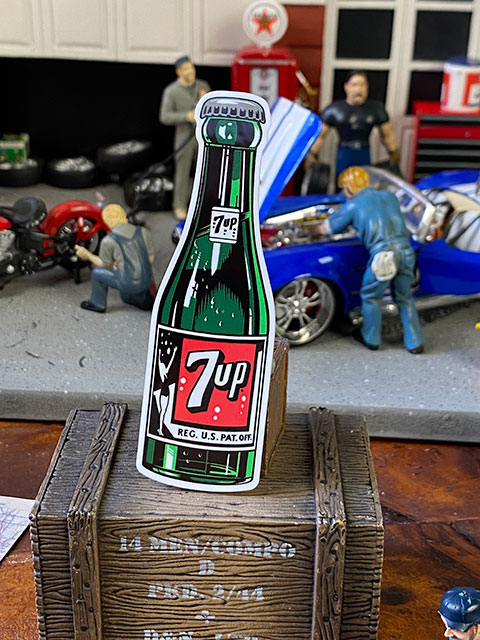 セブンアップ オフィシャルロゴステッカー （50年代ロゴ/ボトル） 7UP