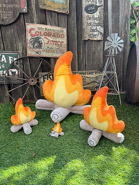 SNSでバズり中！ 焚き火 ぬいぐるみ ボンファイアー （全4種セット）の