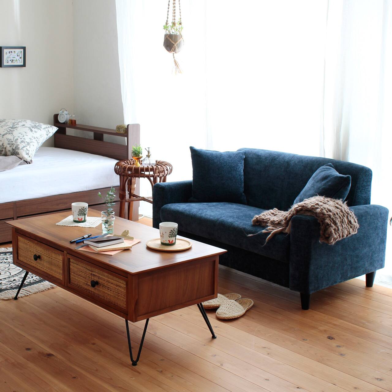 ソファセット【2人掛け + 天然木とラタンのセンターテーブル】テーブル