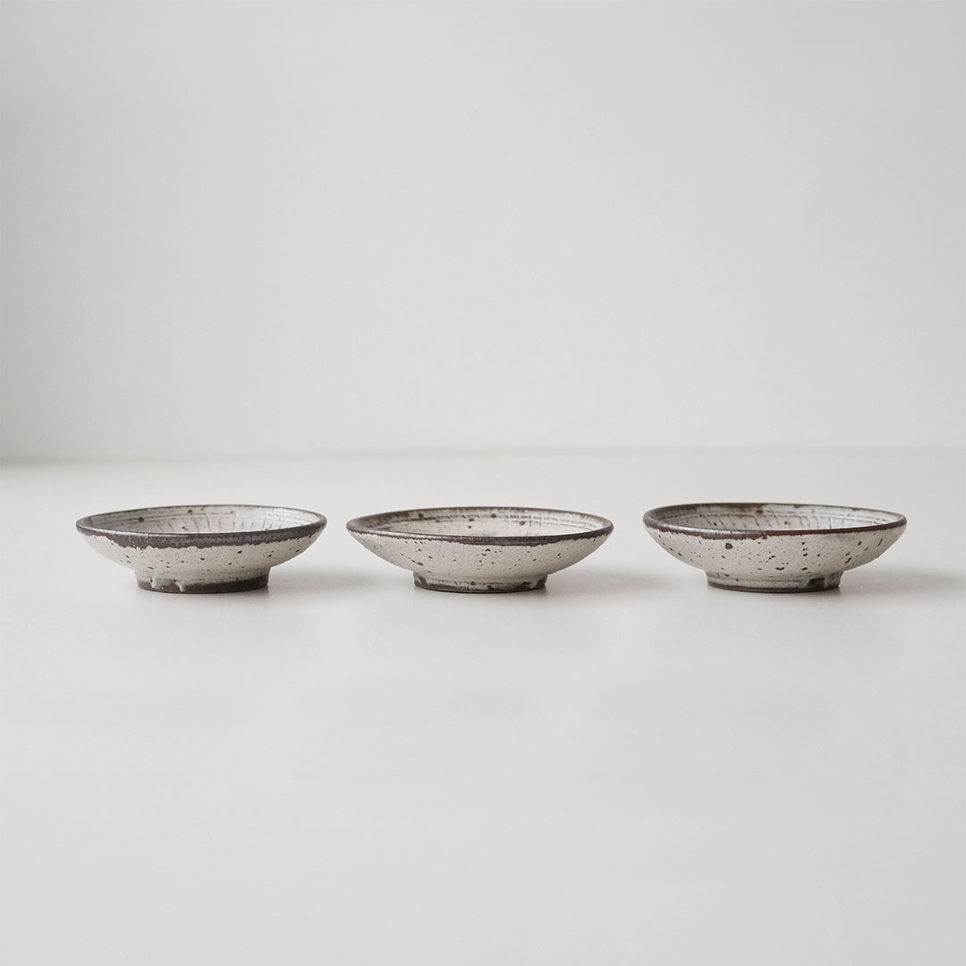 三島唐津/小鉢/平/濃 | 唐津焼 雅樂窯 ( うたがま ) | 糸島くらし×ここ