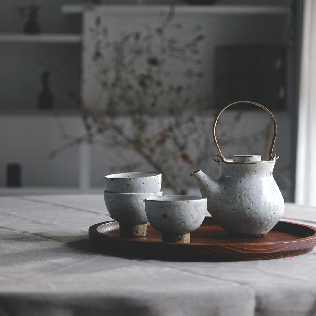 鉄粉引/八角皿/M | 醇窯(じゅんよう) | 糸島くらし×ここのき 公式通販