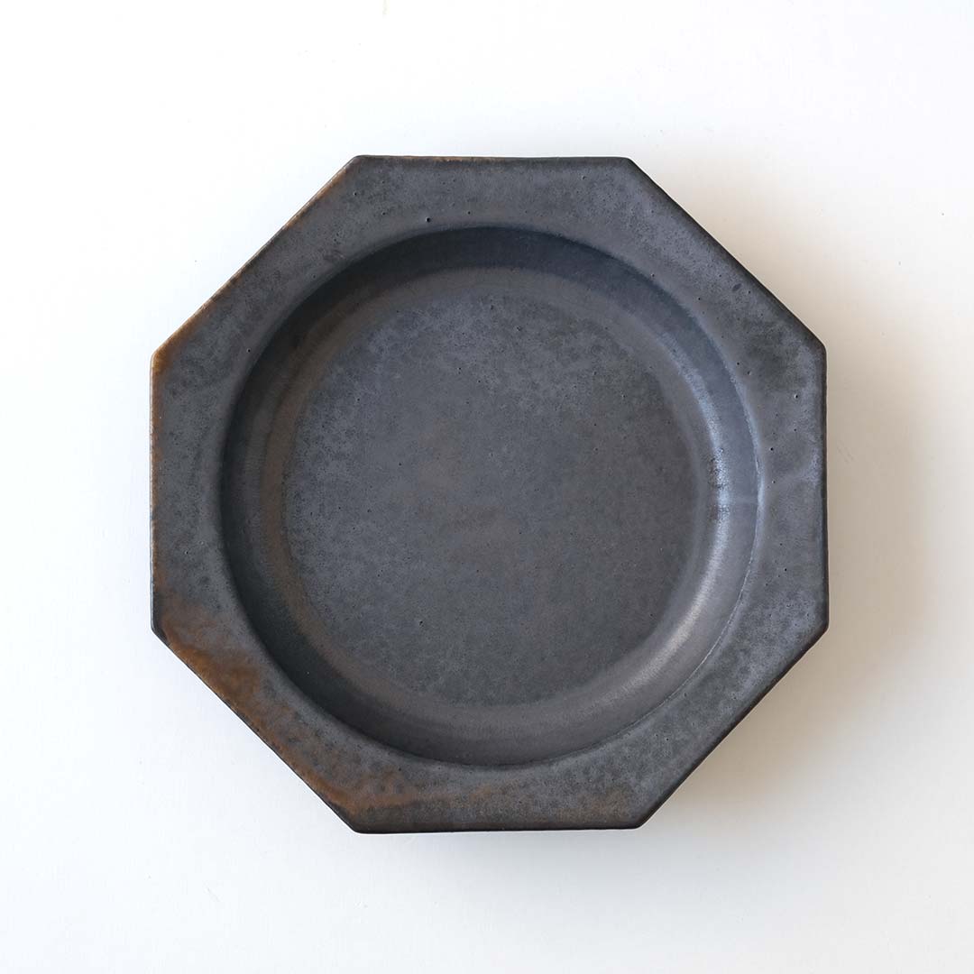 黒釉/八角皿/L | 醇窯(じゅんよう) | 糸島くらし×ここのき 公式通販サイト