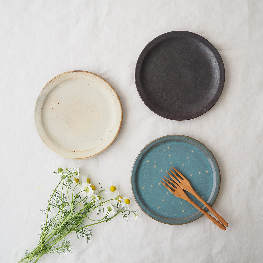 アイボリー釉/しずくミニ花器/置くだけ | 研窯 | 糸島くらし×ここのき