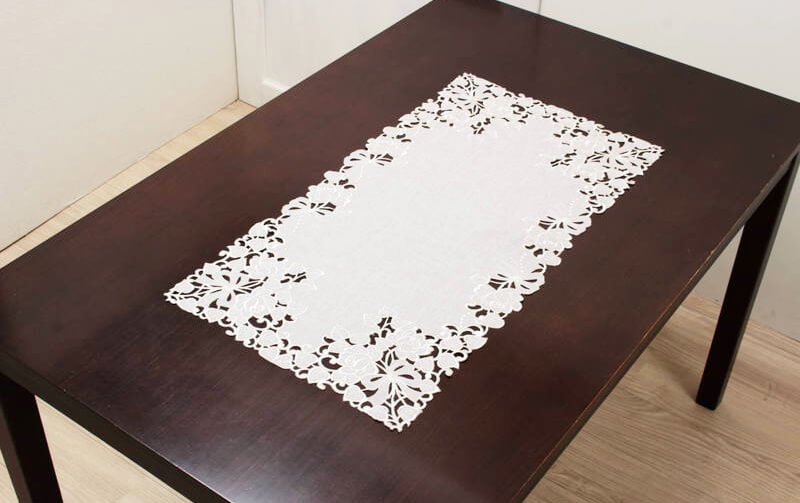 カットワーク刺繍 テーブルセンター 約40×75cm [Pure Rosa