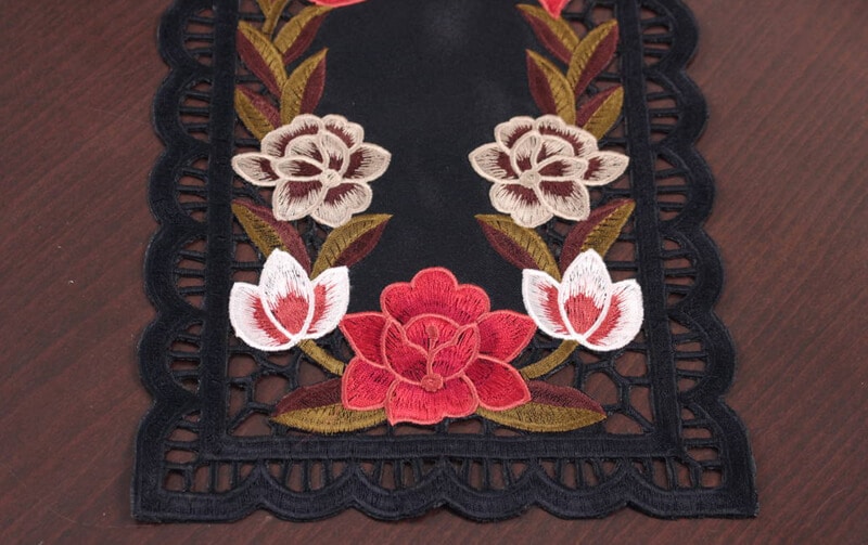 高密度カラー刺繍 テーブルセンター 約20×40cm [ardente]｜インテリア