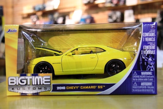 希少品！1/24サイズミニカー 2010カマロSS バンブルビーカラー BIGTIME