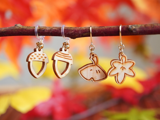 ゆれる秋の葉っぱのプチピアス・イヤリング いちょう かえで もみじ