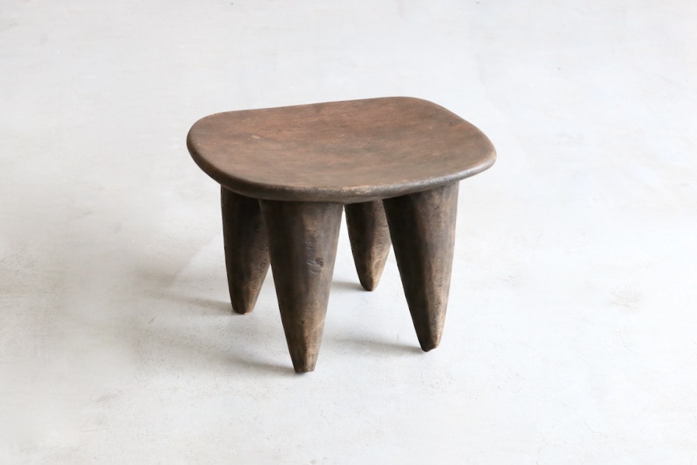African Crafts (アフリカ工芸品) “セヌフォ族のスツール - LIGHT