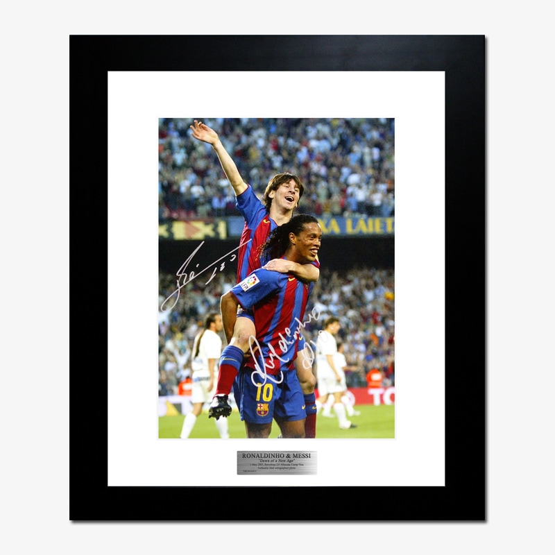 ロナウジーニョ＆メッシ直筆サイン入りバルセロナ04/05フォト特製