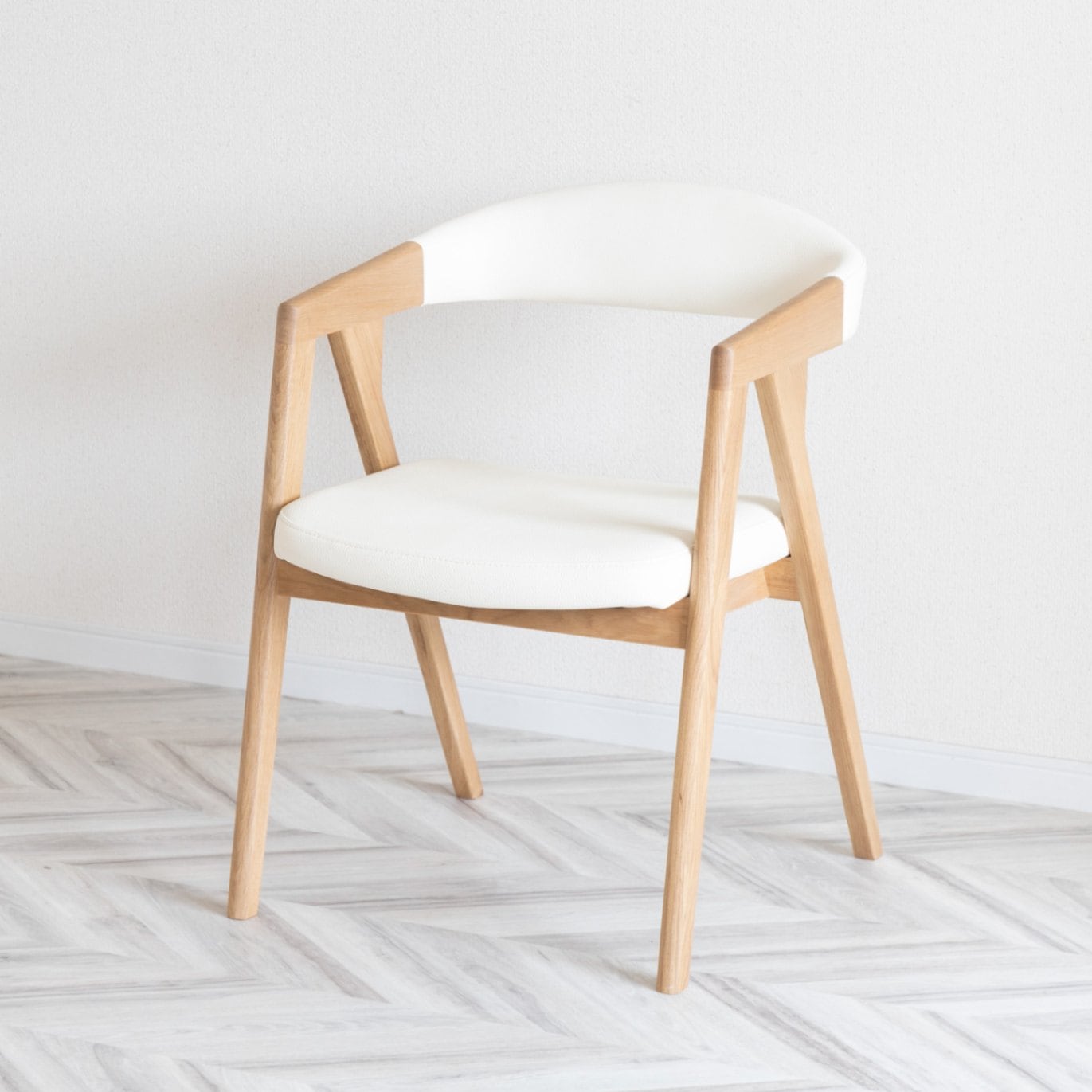 幅52/座面高44］ ダイニングチェア アームチェア 無垢材 PVCレザー