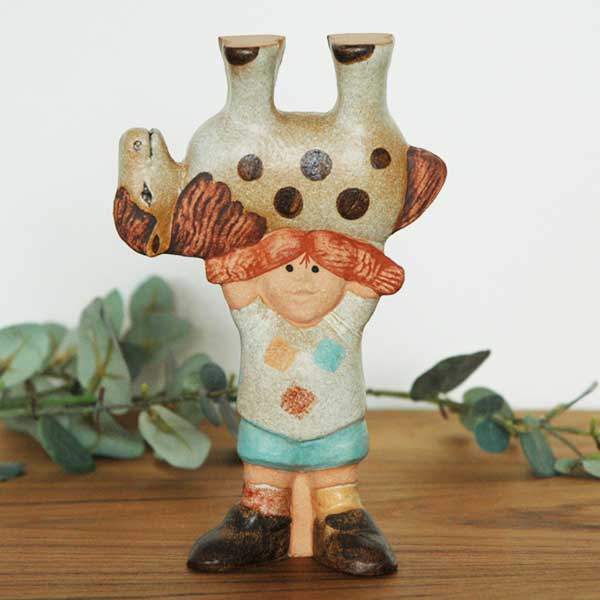 Pippi with Horseうまを持ち上げるピッピ長くつ下のピッピPippi Lå