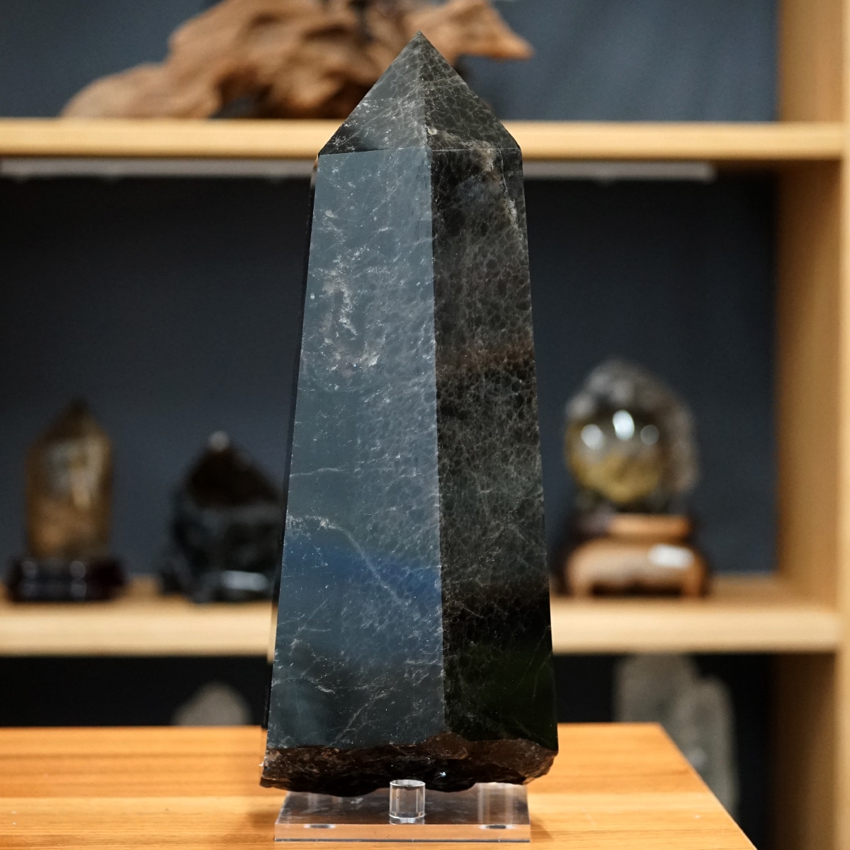 黒水晶 （モリオン） 巨大六角柱（アクリル台座付き）No.1 高さ約35cm