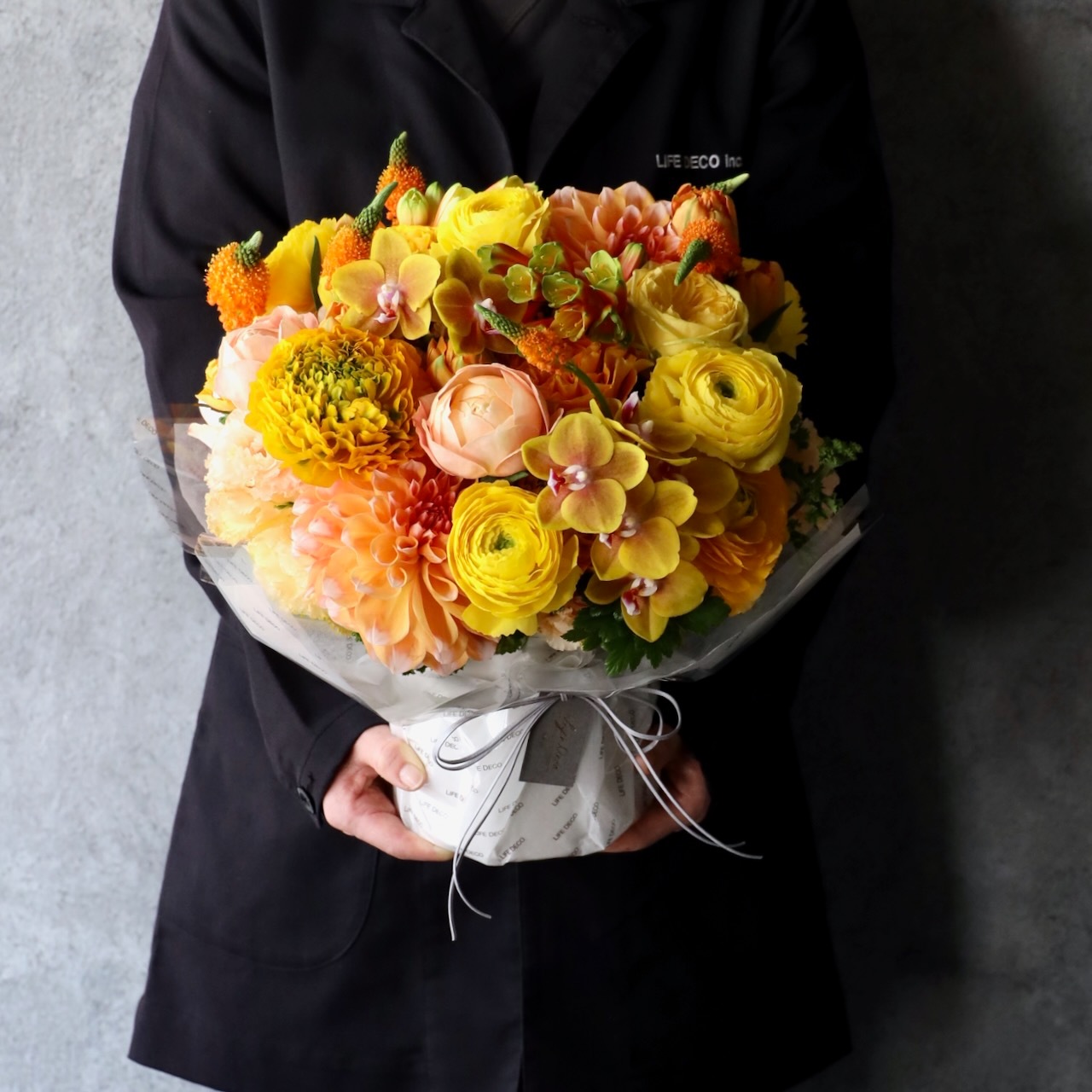 アレンジメントL「蜜柑 mikan」エレガントシックなビタミンカラー