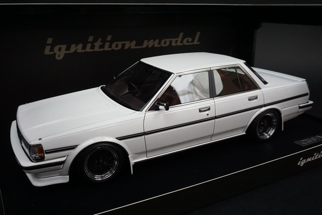1/18 イグニッションモデル IG1489 トヨタ Cresta (GX71) Super Lucent
