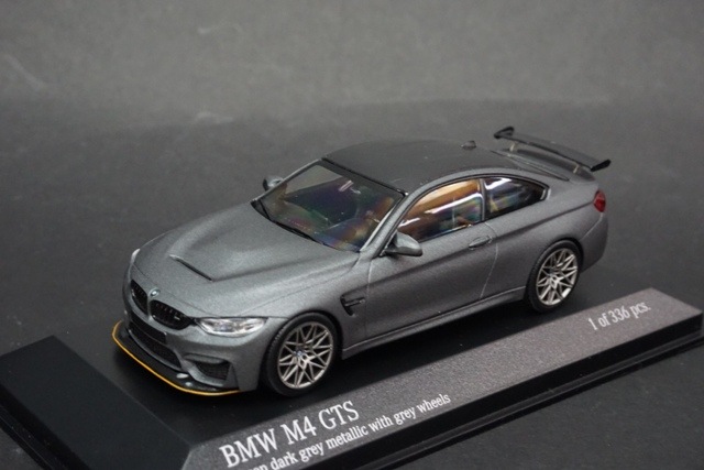 1/43 ミニチャンプス 410025225 BMW M4 GTS 2016 マットグレー/グレー