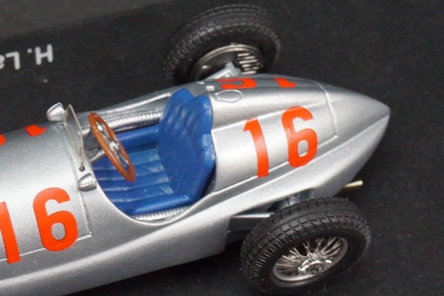 1/43スパーク S1033 メルセデスベンツ W165 トリポリ GP 1939 ＃16