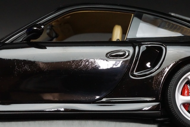 1/18 オートアート 77833 ポルシェ 911 ターボ (996) ブラック, Boost