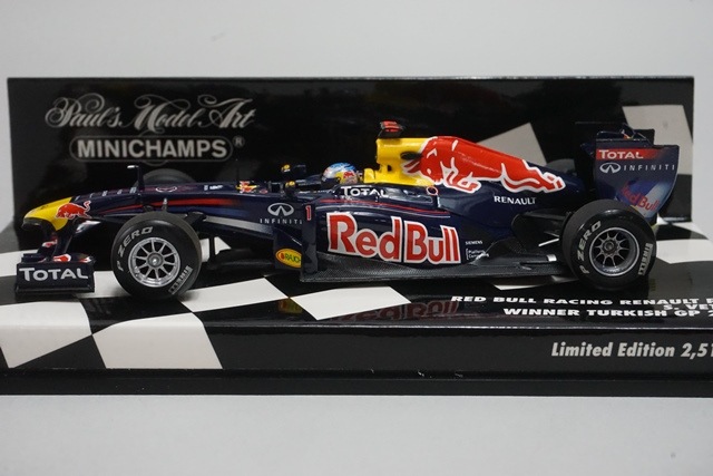 1/43 ミニチャンプス 410110201 レッドブルレーシング ルノー RB7