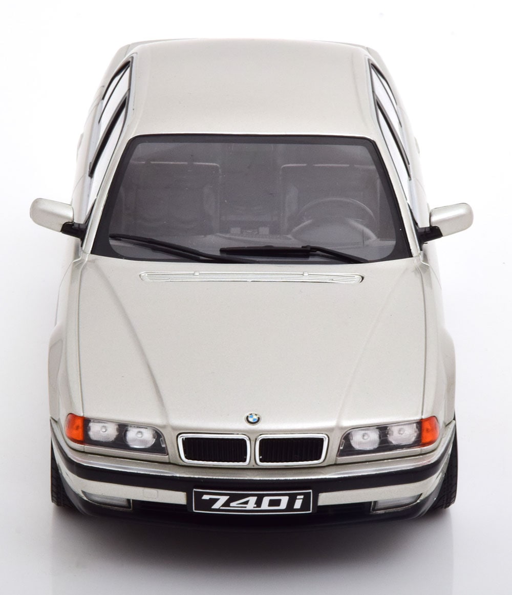 新品 KKDC180365 KK scale 1/18 BMW 740i E38 1.series 1994 silver