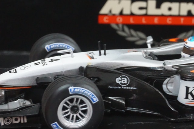 1/43 ミニチャンプス 530024304 マクラーレン メルセデス MP4-17 #4 K