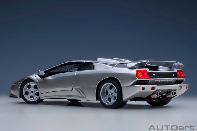 新品 79143 オートアート 1/18 ランボルギーニ ディアブロ SE30 イオタ