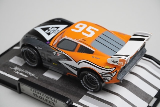 ディズニーストア カーズ ライトニング・マックィーン Jay Shuster