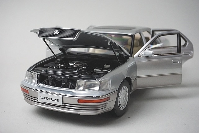 新品 8230811S XiaoGuang MODEL 1/18 レクサス LS400 1993 シルバー