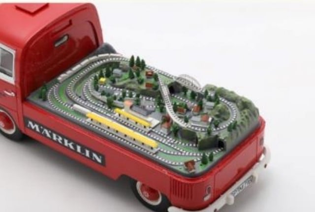 新品 450058300 シュコー 1/18 フォルクスワーゲン VW T1 Advertisment