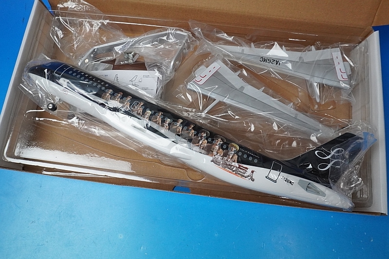 1/100 A320-200 スターフライヤー 進撃の巨人スペシャルジェット
