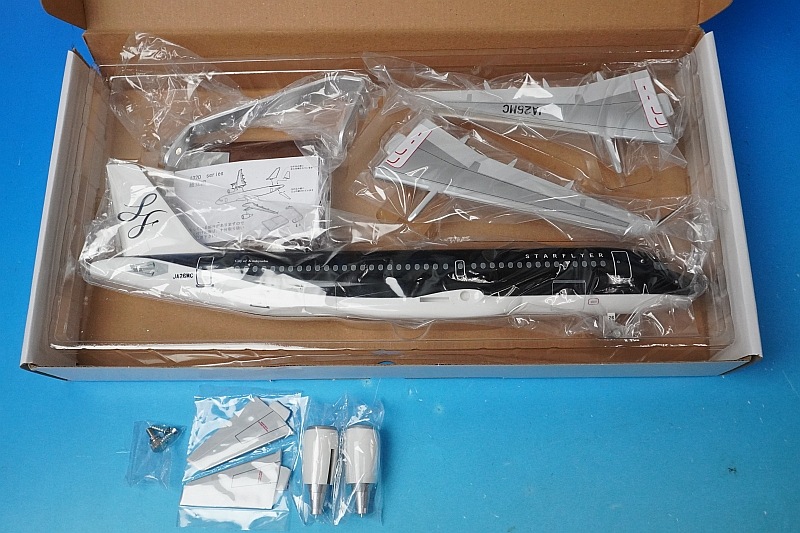 1/100 A320-200 スターフライヤー 進撃の巨人スペシャルジェット