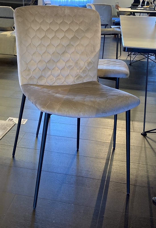 ダイニングチェア Calligaris カリガリス LOVE CS1885-A 脚P15マット