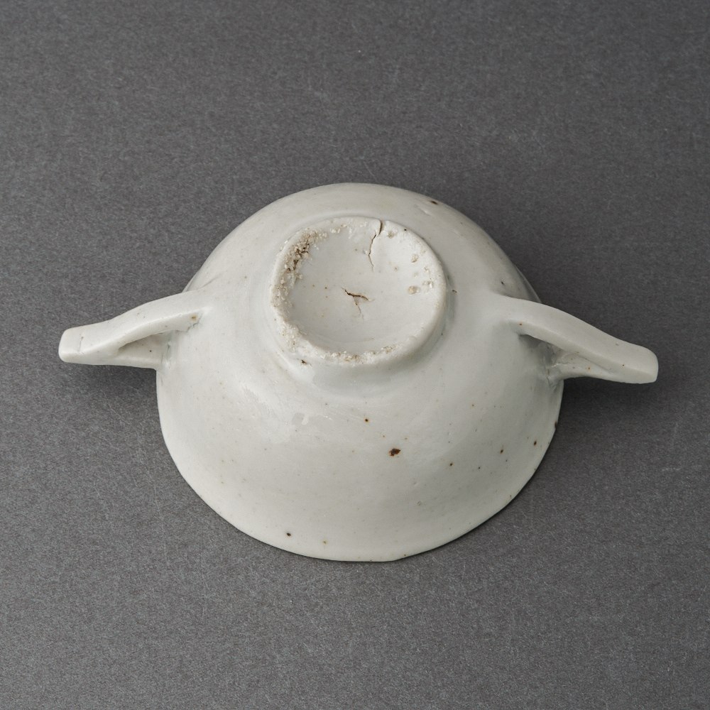 李朝耳盃 White Porcelain Sake Cup with Handles | すべての商品
