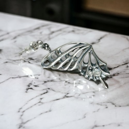 ≪Ageha≫蝶アゲハ シルバーピアス（右耳用） | すべての商品