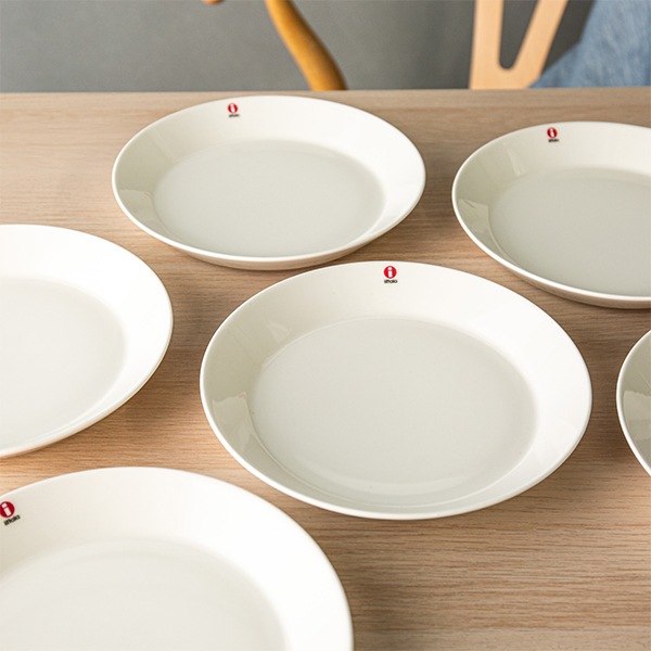 イッタラ 皿 ティーマ 21cm 北欧ブランド インテリア デザイン お洒落