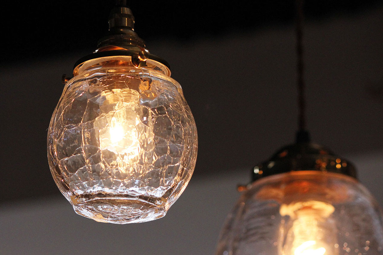 安土草多|ペンダントライト 球クラック(E17) | Handcraft of Hida