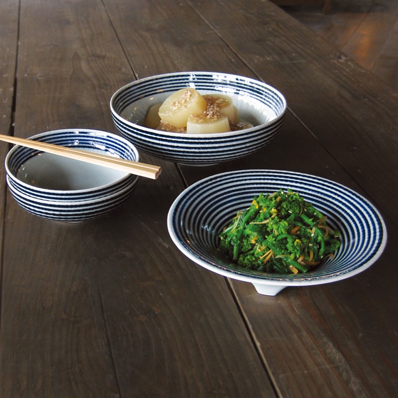 藍駒 三つ足中鉢 | すべて | マルヒロオンラインショップ