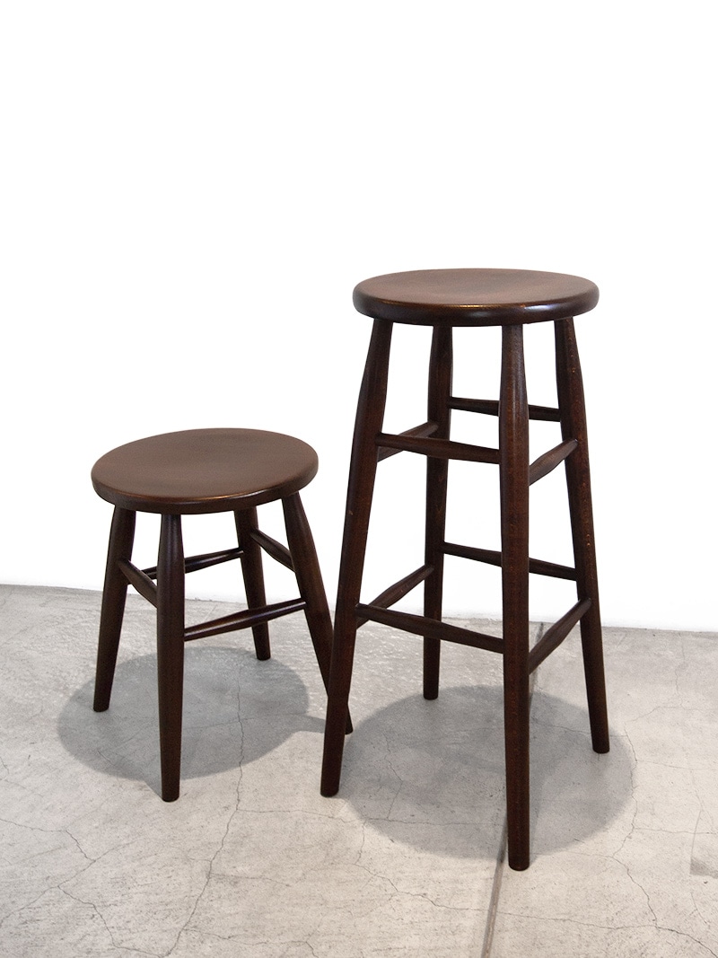 カフェバースタイルの無垢材バースツール｜イデア