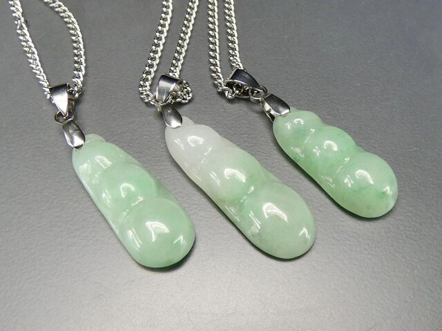 良質天然石ひすい薄緑色本翡翠ジェダイト枝豆福豆彫りステンレス