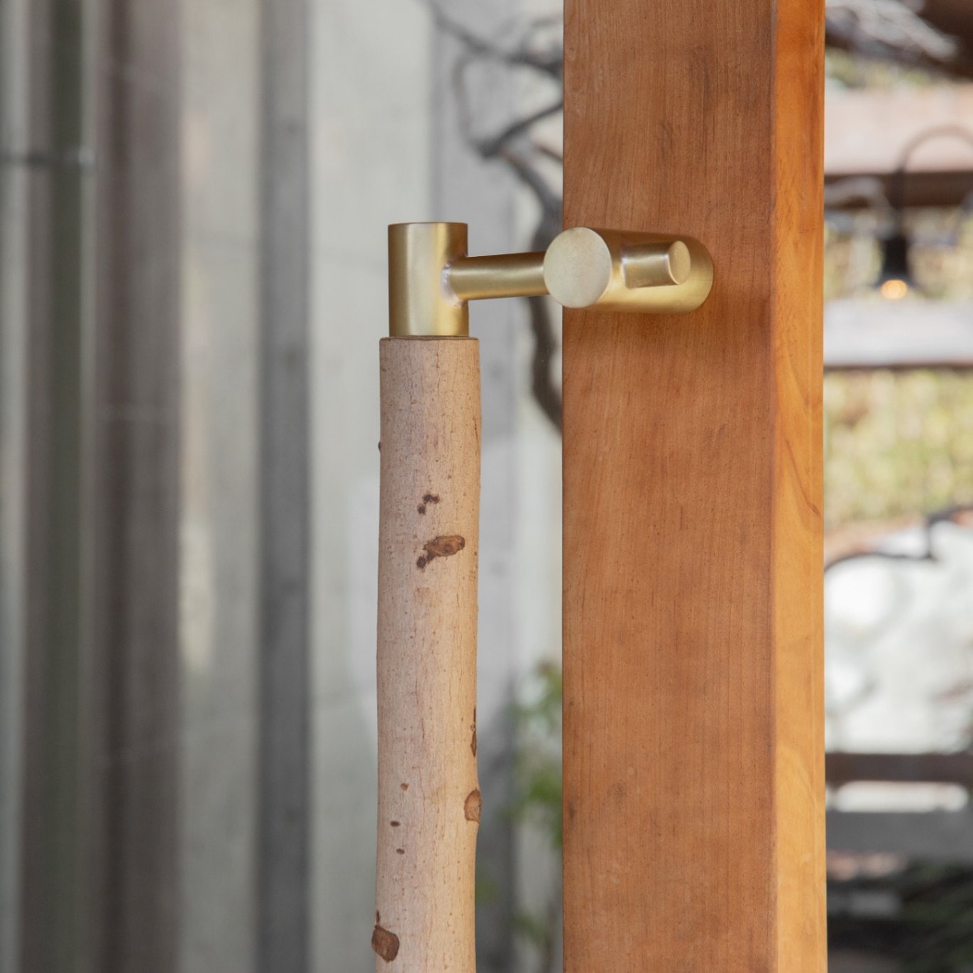 真鍮 オフセット木製ドアハンドル（こぶし） | おすすめ | オリジナル