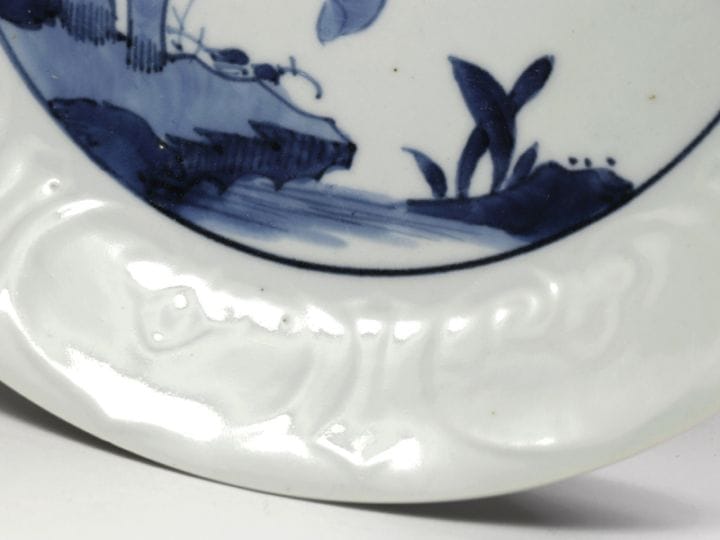 古伊万里 皿 江戸時代 白磁陽刻 如意頭 染付 芭蕉文