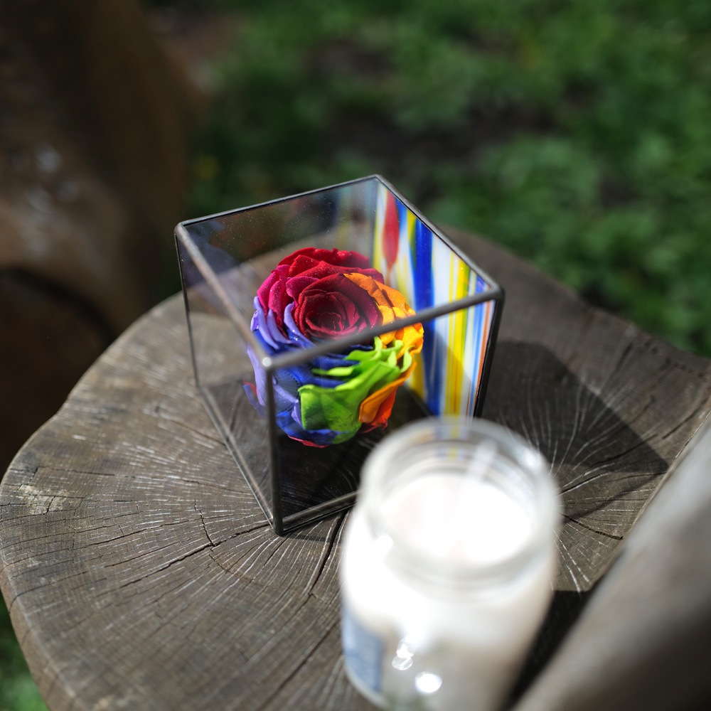 レインボーローズ プリザーブドフラワー in ステンドグラス | 色から