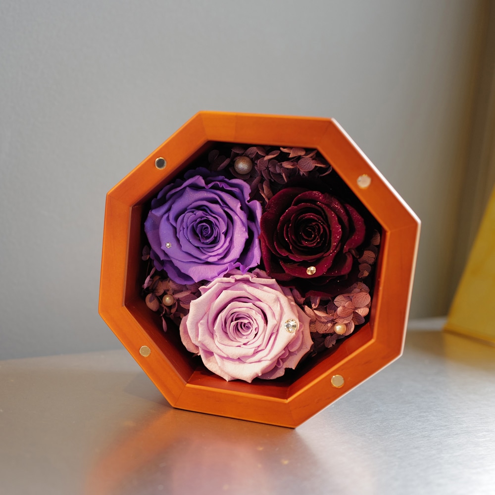 バイオレットローズ プリザーブドフラワー 8角BOX | スタイルから探す