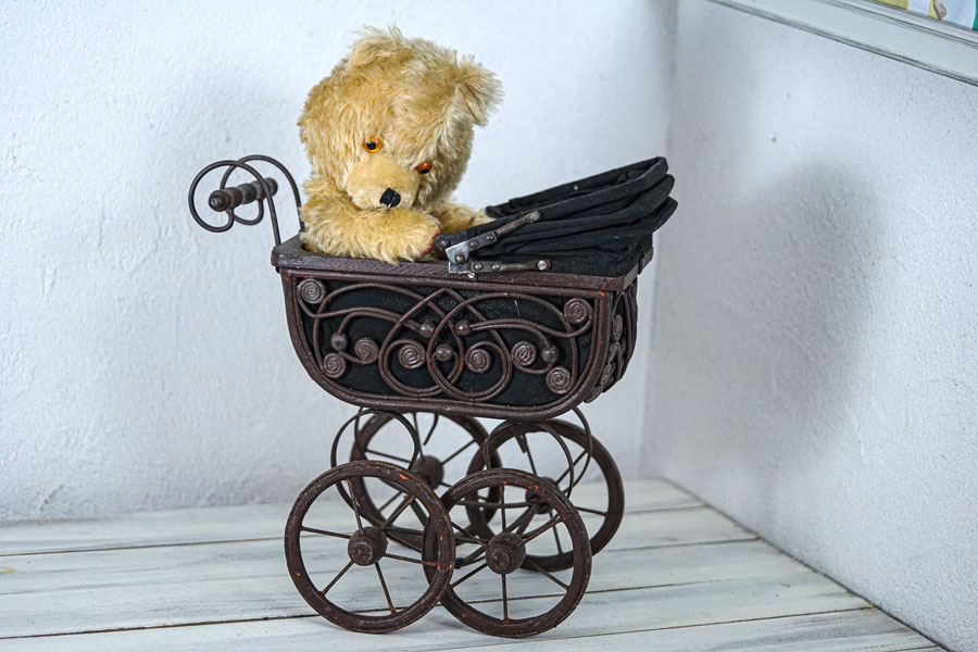 フランスアンティーク1900年代頃のドール用乳母車アイアンと木製 gt